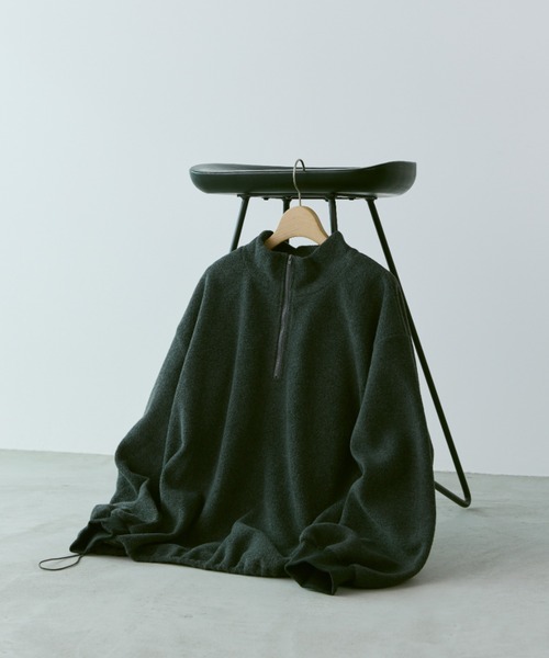 flaner(フラネ)の「Loose half zip fleece / ルーズハーフジップフリース(スウェット・レディース・アイボリー/チャコールグレー・LARGE/MEDIUM)」の22枚目の写真