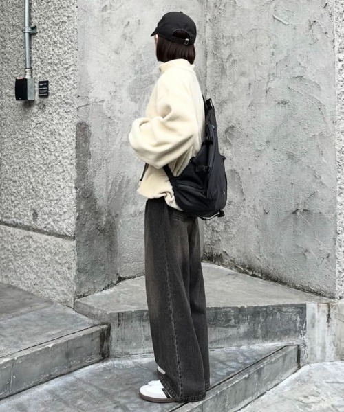 flaner(フラネ)の「Loose half zip fleece / ルーズハーフジップフリース(スウェット・レディース・アイボリー/チャコールグレー・LARGE/MEDIUM)」の7枚目の写真