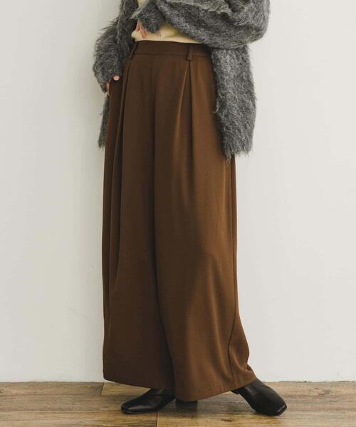 ITEMS URBANRESEARCH（アイテムズ アーバンリサーチ）の「タックワイドイージーパンツ（その他パンツ・レディース・ブラウン/オフホワイト/ブラック・FREE）」の12枚目の写真