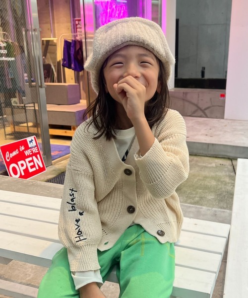 CIAOPANIC TYPY(チャオパニックティピー)の「【KIDS】ポイント刺繍ニットカーデ(カーディガン/ボレロ・キッズ・オフホワイト/グレー/ブラック・SMALL/MEDIUM/LARGE/X-LARGE/XX-LARGE)」の8枚目の写真