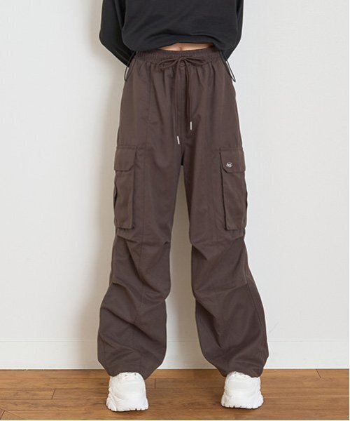 LOVETOXIC（ラブトキシック）の「【LTXC】ドローコードカーゴパンツ（その他パンツ・キッズ・ブラウン/グレー/アイボリー/カーキ/ブラック/ラベンダー/クリーム・S/M/L/LL）」の4枚目の写真