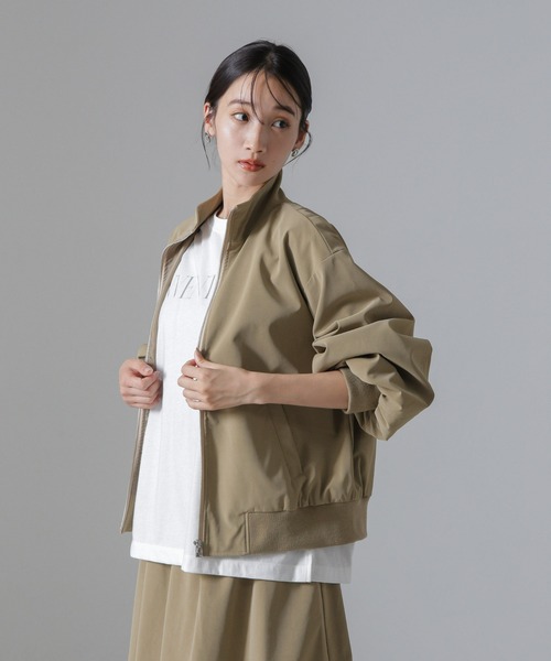 NANO universe（ナノユニバース）の「ピーチフェイクレザースタンドカラーブルゾン(セットアップ可)（ブルゾン・レディース・ブラック/ベージュ/モカ・FREE）」の4枚目の写真