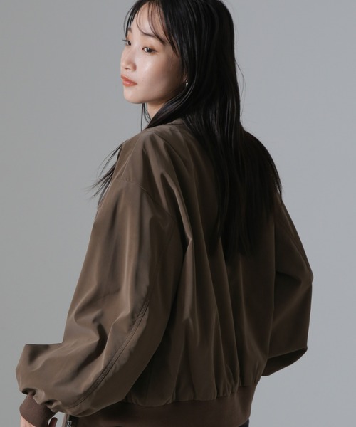 NANO universe（ナノユニバース）の「ピーチフェイクレザースタンドカラーブルゾン(セットアップ可)（ブルゾン・レディース・ブラック/ベージュ/モカ・FREE）」の12枚目の写真