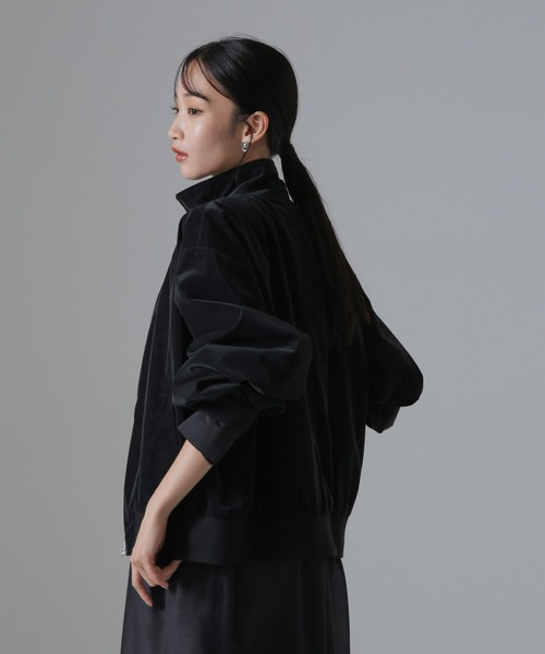 NANO universe（ナノユニバース）の「ピーチフェイクレザースタンドカラーブルゾン(セットアップ可)（ブルゾン・レディース・ブラック/ベージュ/モカ・FREE）」の19枚目の写真