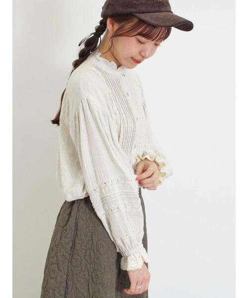 Samansa Mos2（サマンサ モスモス）の「フリルスタンドカラーレースブラウス（シャツ/ブラウス・レディース・シルバーグレー/キナリ/ブラック/カーキ・F）」の8枚目の写真