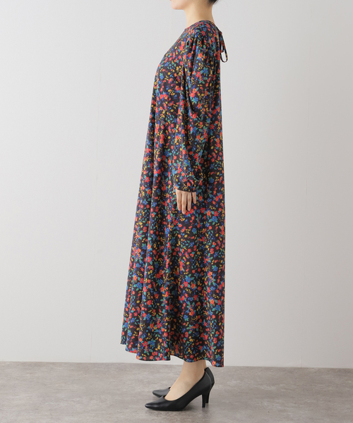 【極美品】24AW✨️完売品 アンティークフラワーノーカラー ワンピース 手洗い可 セール】アンティークフラワーノーカラーワンピース（ワンピース