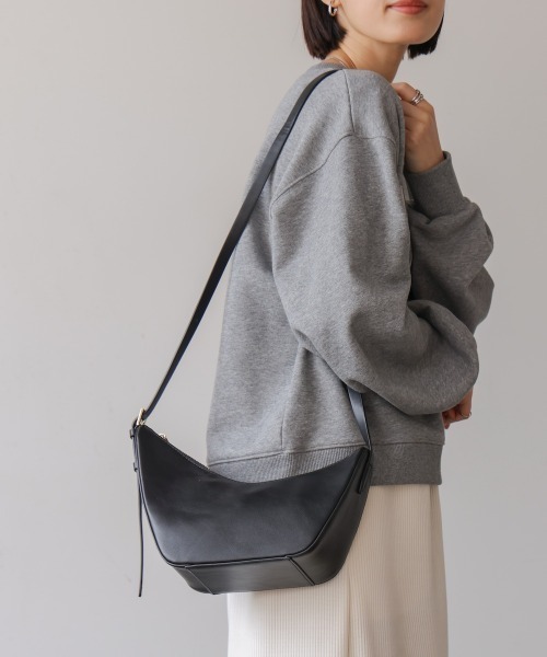 Bou Jeloud（ブージュルード）の「アシンメトリー舟形トート（トートバッグ・レディース・アイボリー/ブラック・ONESIZE）」の11枚目の写真