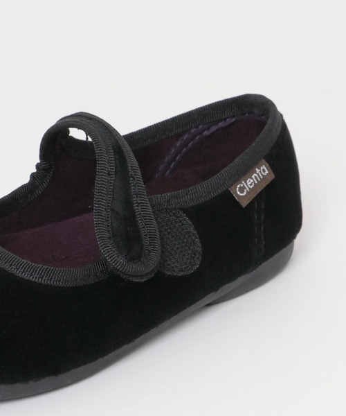 Cienta(シエンタ)の「Cienta ベロアストラップシューズ(その他シューズ・キッズ・ブラック/グレー・17/18/19/20)」の8枚目の写真