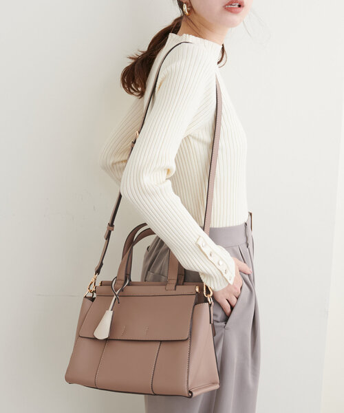 natural couture(ナチュラルクチュール)の「ダブルフラップ2WAYハンドバッグ(ショルダーバッグ・レディース・ブラック/アイボリー/モカ/レッド・FREE)」の4枚目の写真