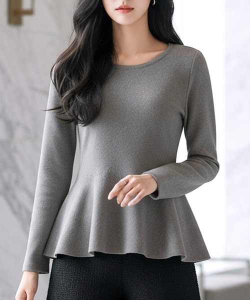 Julia Boutique(ジュリアブティック)の「美くびれ ペプラムニットトップス(ニット/セーター・レディース・ネイビー/モカ/チャコール/ピンク/ボルドー/ブラック/アイボリー/グレー・ONE)」の4枚目の写真