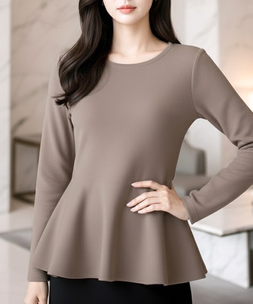 Julia Boutique(ジュリアブティック)の「美くびれ ペプラムニットトップス(ニット/セーター・レディース・ネイビー/モカ/チャコール/ピンク/ボルドー/ブラック/アイボリー/グレー・ONE)」の5枚目の写真