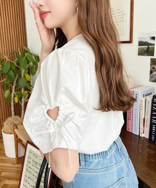 moment+（モーメントプラス）の「袖ハートホールリボン半袖Tシャツ（Tシャツ/カットソー・レディース・ブラック/オフホワイト・M/L）」の4枚目の写真