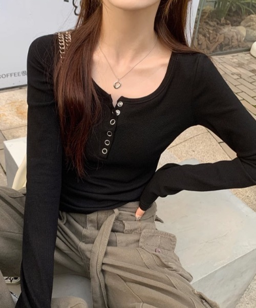 NANEA(ナネア)の「ラウンドネックフロントボタントップス(Tシャツ/カットソー・レディース・チャコールグレー/グレー/ホワイト/ブラック・LARGE/MEDIUM/X-LARGE)」の22枚目の写真