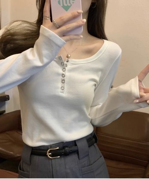 セール】ラウンドネックフロントボタントップス（Tシャツ