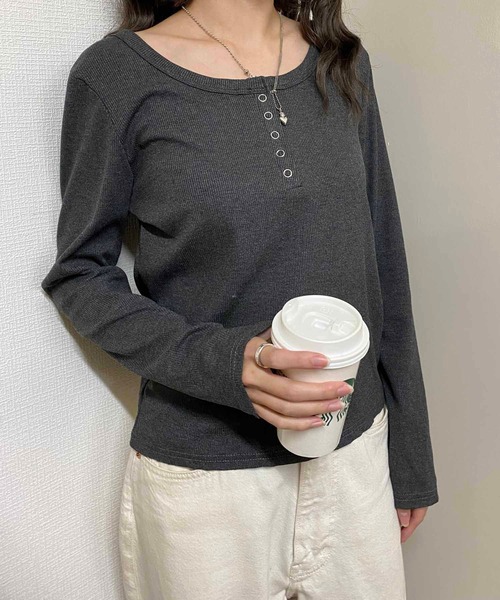 NANEA(ナネア)の「ラウンドネックフロントボタントップス(Tシャツ/カットソー・レディース・チャコールグレー/グレー/ホワイト/ブラック・LARGE/MEDIUM/X-LARGE)」の17枚目の写真