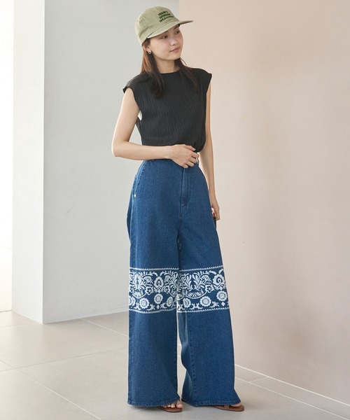 LAVEANGE（ラビアンジェ）の「刺繍ワイドデニムパンツ（デニムパンツ・レディース・ネイビー/ブラック・M/LL/3L/4L）」の18枚目の写真