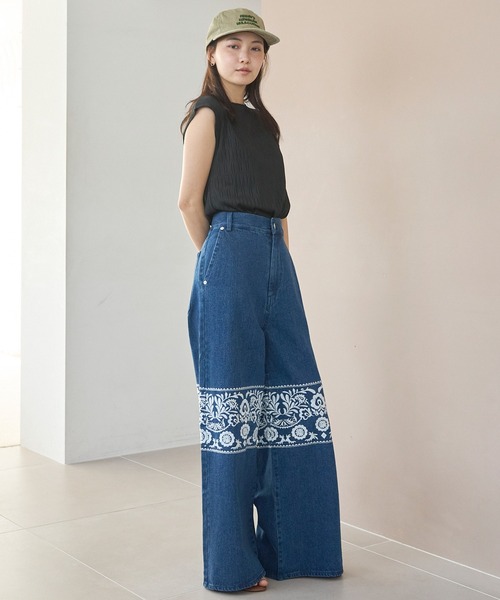 LAVEANGE（ラビアンジェ）の「刺繍ワイドデニムパンツ（デニムパンツ・レディース・ネイビー/ブラック・M/LL/3L/4L）」の20枚目の写真