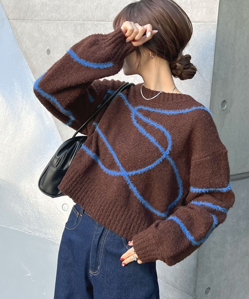 Futier land（フューティアランド）の「配色線柄ショート丈ニットプルオーバー（ニット/セーター・レディース・ブラウン/ライトグレー・FREE）」の2枚目の写真