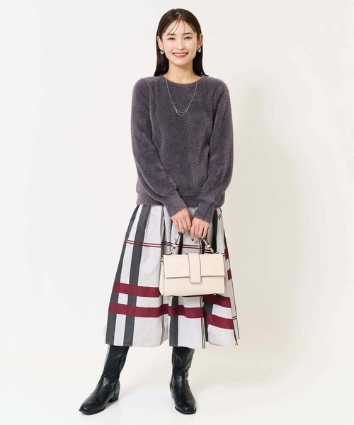 a.v.v（アーヴェヴェ）の「ヘアリーフェザーニット（ニット/セーター・レディース・チャコールグレー/グレー系その他・38/36/40）」の5枚目の写真