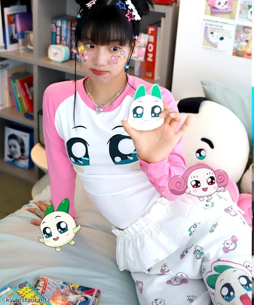 SPINNS(スピンズ)の「『クンヤレストランズ』カットソー(Tシャツ/カットソー・レディース・ブラック/ピンク・ONESIZE)」の2枚目の写真