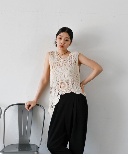 select MOCA（セレクトモカ）の「透かし編みアシンメトリーベスト（ベスト・レディース・アイボリー/ブラック・FREE）」の11枚目の写真