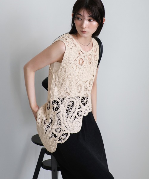 select MOCA（セレクトモカ）の「透かし編みアシンメトリーベスト（ベスト・レディース・アイボリー/ブラック・FREE）」の15枚目の写真