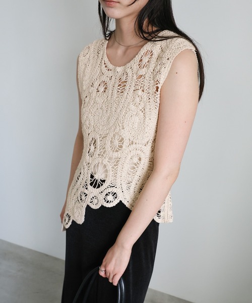 select MOCA（セレクトモカ）の「透かし編みアシンメトリーベスト（ベスト・レディース・アイボリー/ブラック・FREE）」の19枚目の写真