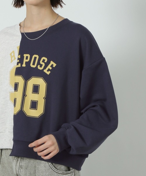 LAKOLE（ラコレ）の「リメイク風ロゴ裏毛プルオーバー / 289671（Tシャツ/カットソー・レディース・アイボリー/グレー/ネイビー・FREE）」の5枚目の写真