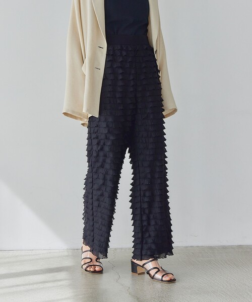 EMMEL REFINES(エメルリファインズ)の「<EMMEL REFINES>EM フリル カットパンツ(その他パンツ・レディース・ブラック/オフホワイト・M/S)」の2枚目の写真