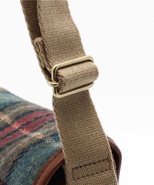 LBC(エルビーシー)の「Harris Tweed ショルダーバッグ(ショルダーバッグ・レディース・オリーブ/グリーン・ONE SIZE)」の5枚目の写真