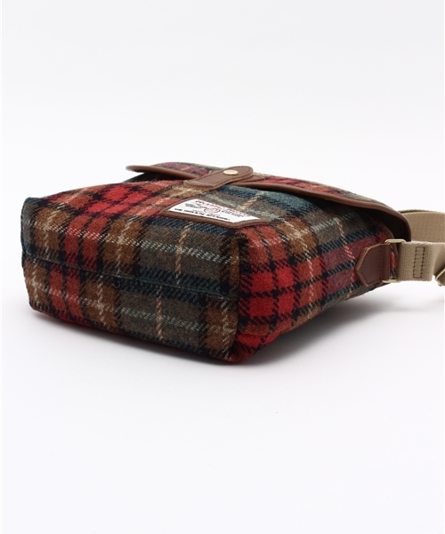 LBC(エルビーシー)の「Harris Tweed ショルダーバッグ(ショルダーバッグ・レディース・オリーブ/グリーン・ONE SIZE)」の8枚目の写真