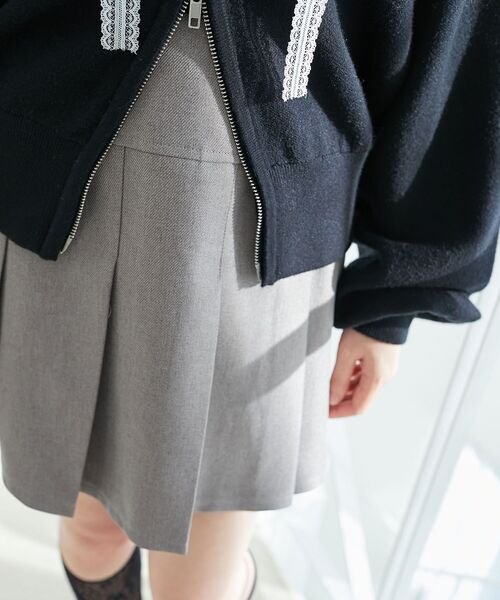 MAJESTIC LEGON（マジェスティックレゴン）の「プリーツミニスカパン（スカート・レディース・グレー/ベージュ/ブラック・MEDIUM）」の9枚目の写真