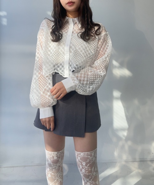 AS KNOW AS plus（アズノゥアズプラス）の「●スカラップレース ショート丈ブラウス（シャツ/ブラウス・レディース・オフホワイト/ブラック・FREE）」の8枚目の写真