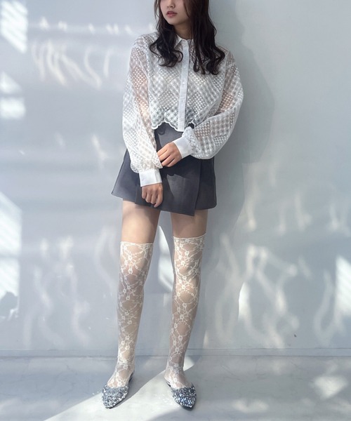 AS KNOW AS plus（アズノゥアズプラス）の「●スカラップレース ショート丈ブラウス（シャツ/ブラウス・レディース・オフホワイト/ブラック・FREE）」の9枚目の写真