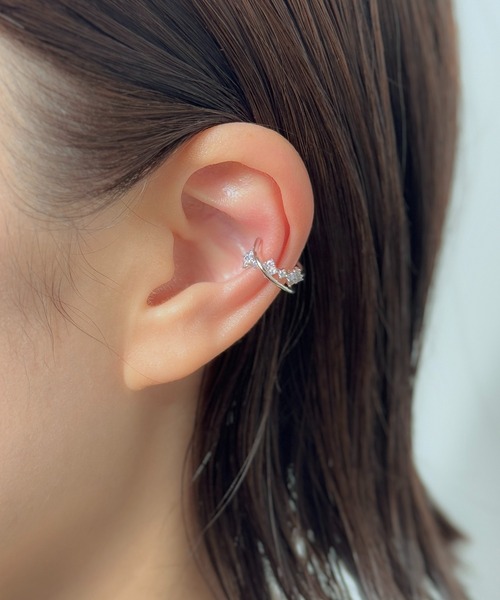 CALIFORNIA OUTFITTERS（カリフォルニア アウトフィッターズ）の「3-1C9 ミニ クロスデザイン ラインストーン イヤーカフ【LULKA-ルールカ-】（イヤーカフ・レディース・ゴールド/シルバー/ピンクゴールド・ONESIZE）」の2枚目の写真