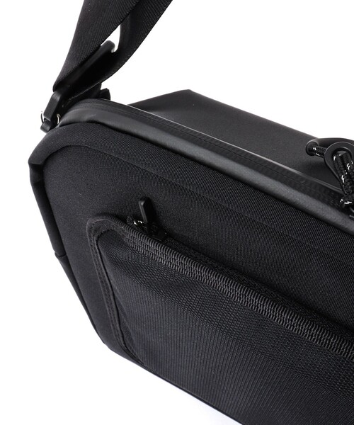beruf baggage（ベルーフバゲッジ）の「【beruf baggage】別注URBAN EXPLORER 6.0LD リモンタナイロン（ショルダーバッグ・メンズ・ブラック/オリーブ/カーキ/ダークネイビー・FREE）」の15枚目の写真