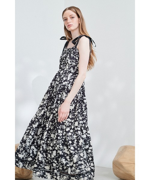 Estella.K(エステラケー)の「Sandra Floral-print long dress ショルダーリボンプリントキャミドレス(ワンピース・レディース・レッド系/ブルー系/ブラック系/オレンジ系/グリーン系・FREE)」の11枚目の写真