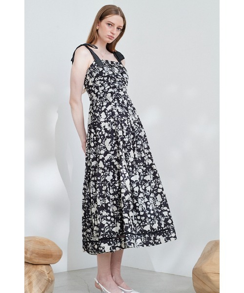 Estella.K(エステラケー)の「Sandra Floral-print long dress ショルダーリボンプリントキャミドレス(ワンピース・レディース・レッド系/ブルー系/ブラック系/オレンジ系/グリーン系・FREE)」の17枚目の写真