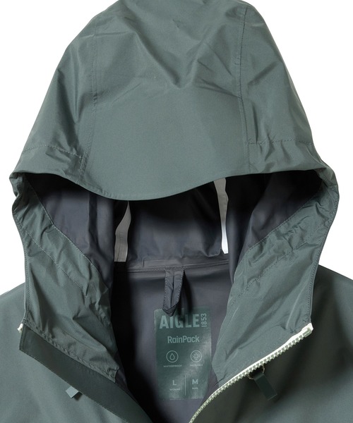 AIGLE(エーグル)の「全天候型 防水 透湿 ポケッタブル 2.5レイヤーフーデッドジャケット(マウンテンパーカー・メンズ・ブルー/ダークグリーン・M/L/S)」の10枚目の写真