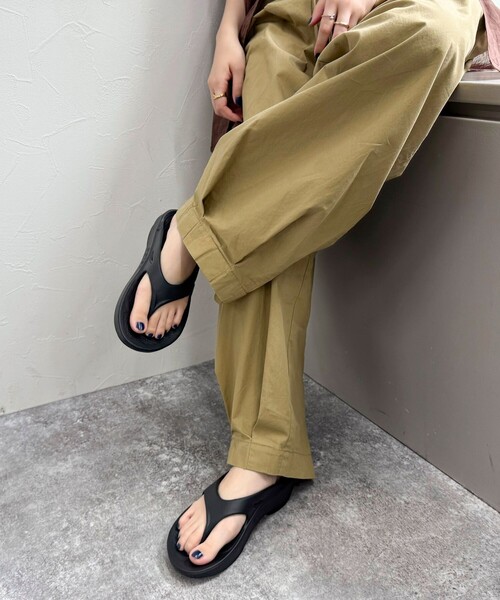 OOFOS(ウーフォス)の「【OOFOS/ウーフォス】OOriginal(サンダル・レディース・ライトグリーン/ベージュ/ブラック/ライトグレー・23/24/25)」の11枚目の写真