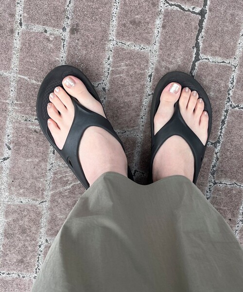 OOFOS(ウーフォス)の「【OOFOS/ウーフォス】OOriginal(サンダル・レディース・ライトグリーン/ベージュ/ブラック/ライトグレー・23/24/25)」の14枚目の写真