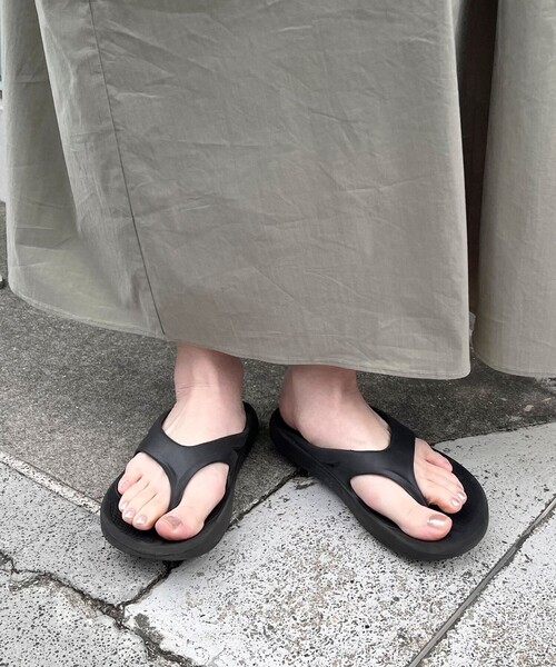 OOFOS(ウーフォス)の「【OOFOS/ウーフォス】OOriginal(サンダル・レディース・ライトグリーン/ベージュ/ブラック/ライトグレー・23/24/25)」の15枚目の写真