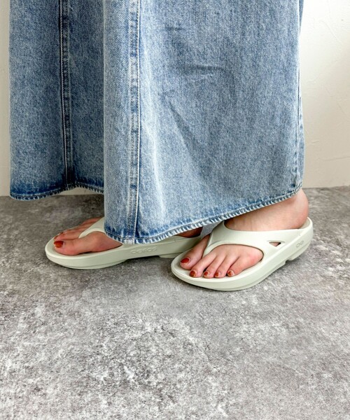 OOFOS(ウーフォス)の「【OOFOS/ウーフォス】OOriginal(サンダル・レディース・ライトグリーン/ベージュ/ブラック/ライトグレー・23/24/25)」の17枚目の写真