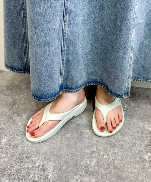 OOFOS(ウーフォス)の「【OOFOS/ウーフォス】OOriginal(サンダル・レディース・ライトグリーン/ベージュ/ブラック/ライトグレー・23/24/25)」の18枚目の写真