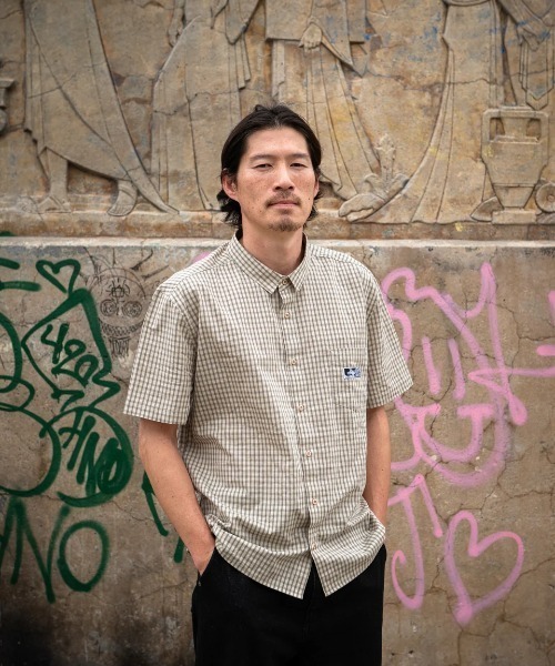 RVCA(ルーカ)の「RVCA メンズ 【KENTO】 LINE OF SIGHT SH 半袖シャツ 【2025年春夏モデル】/ルーカチェック柄半袖シャツ(シャツ/ブラウス・メンズ・ブラック/レッド/ベージュ系その他・MEDIUM/SMALL/X-LARGE/LARGE)」の3枚目の写真