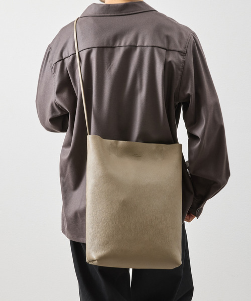 SLOW（スロウ）の「SLOW スロウ /shrink-utility tote bag-M シュリンクレザー2WAYトートバッグ ショルダーバッグ / 858S57R（トートバッグ・メンズ・ブラック/チョコ/グレー・FREE）」の2枚目の写真