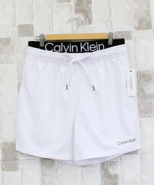 Calvin Klein(カルバン・クライン)の「CK ボクサーインナー付き ワンポイントロゴサーフパンツ ボードショーツ(水着・メンズ・ブラック・S/M/L/XL/XXL)」の4枚目の写真