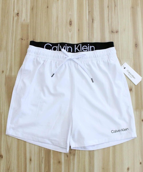 Calvin Klein(カルバン・クライン)の「CK ボクサーインナー付き ワンポイントロゴサーフパンツ ボードショーツ(水着・メンズ・ブラック・S/M/L/XL/XXL)」の6枚目の写真