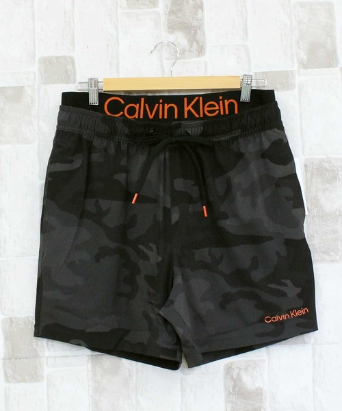 Calvin Klein(カルバン・クライン)の「CK ボクサーインナー付き ワンポイントロゴサーフパンツ ボードショーツ(水着・メンズ・ブラック・S/M/L/XL/XXL)」の11枚目の写真