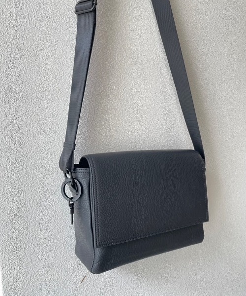 【関税込】 プチ ブーアーユー ショルダーバッグ - ブラック waku ショルダーバッグ 本革 横型 KURO 2way クラッチバッグ L字